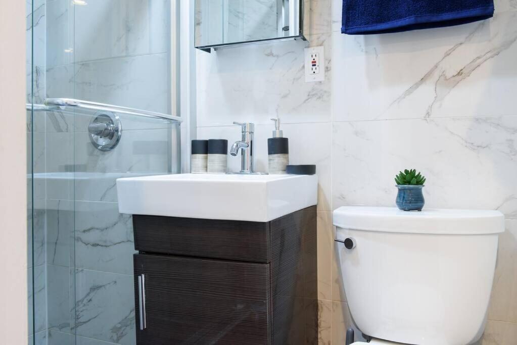 69-4a Quality New Prime Lower East 1br